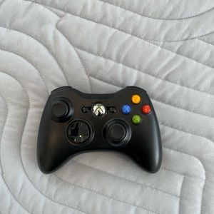 Black Xbox360 wireless controller
